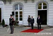 Prezident prijal poverovacie dekr�ty 